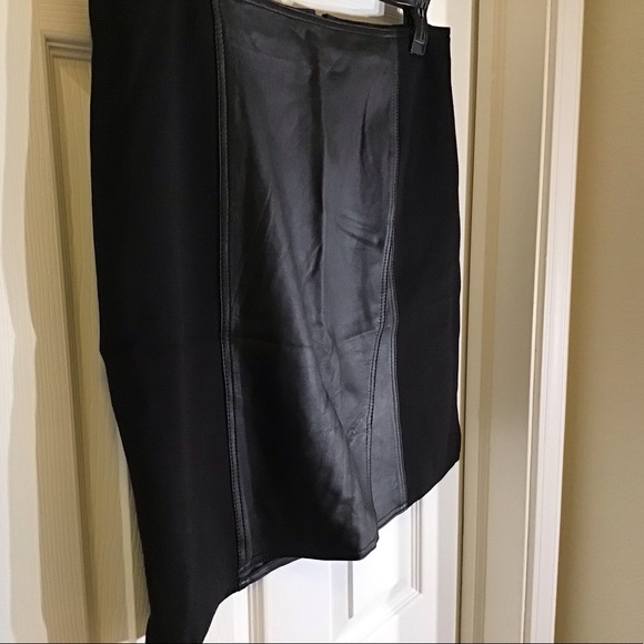 NEIMAN MARCUS EXCLUSIVE NWOT AUTHENTIC BLACK LEATHER KNIT SIDE PANELS SK… - Picture 2 of 5